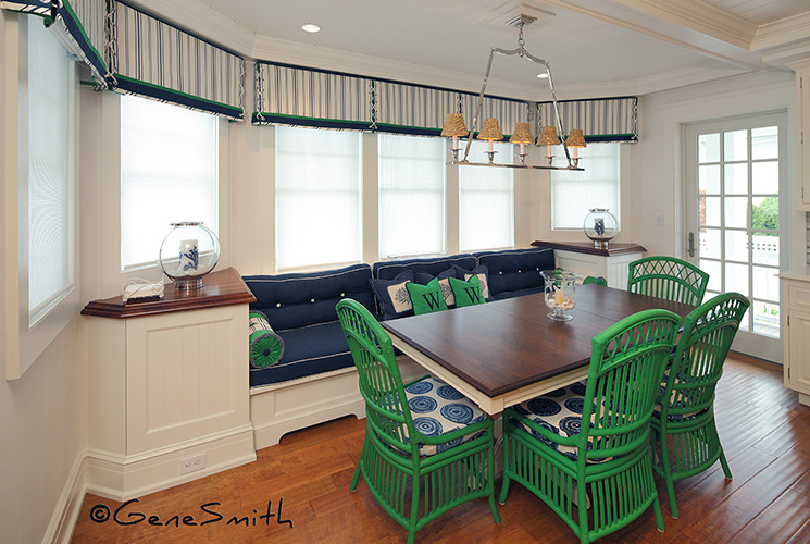 Bay front dinette with green wicker furniture